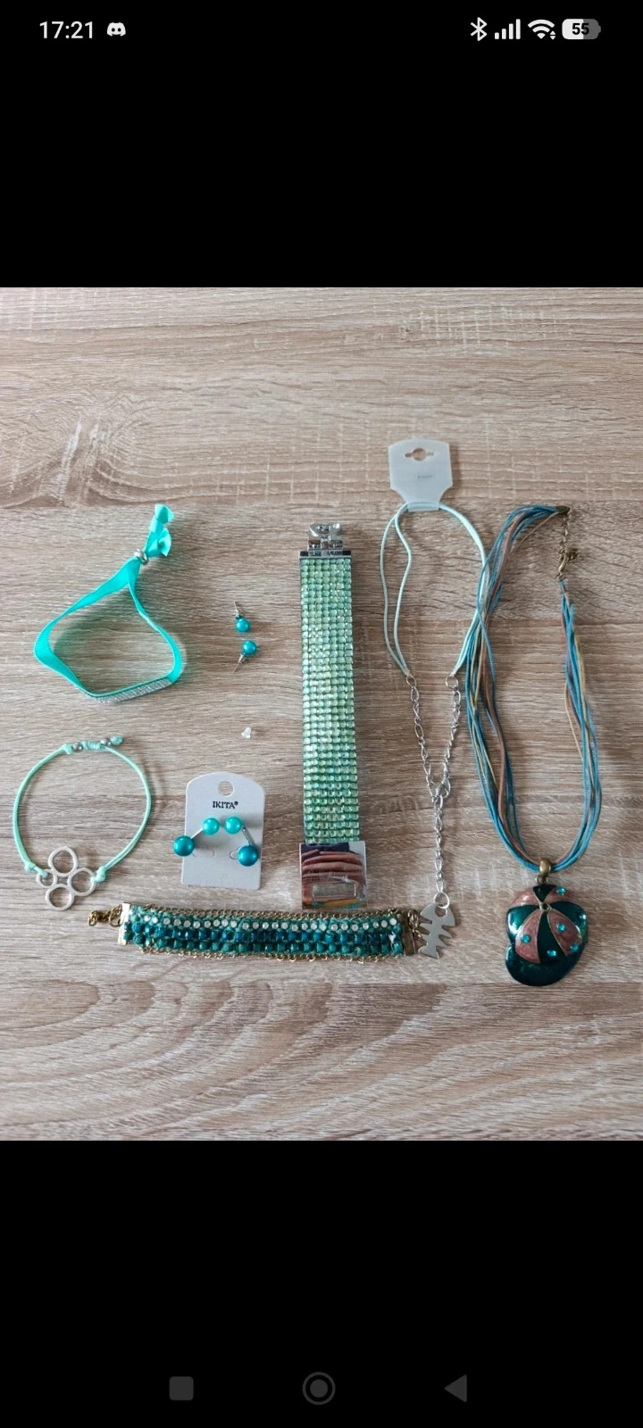 Lot sieraden voor dames 8 stuks
3 armbanden
2 paar oorbellen
1 kristallen manchet – photo 2